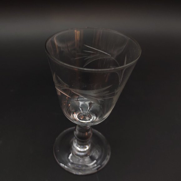 6 Etched Crystal Liqueur Glasses - Picture 11 of 11